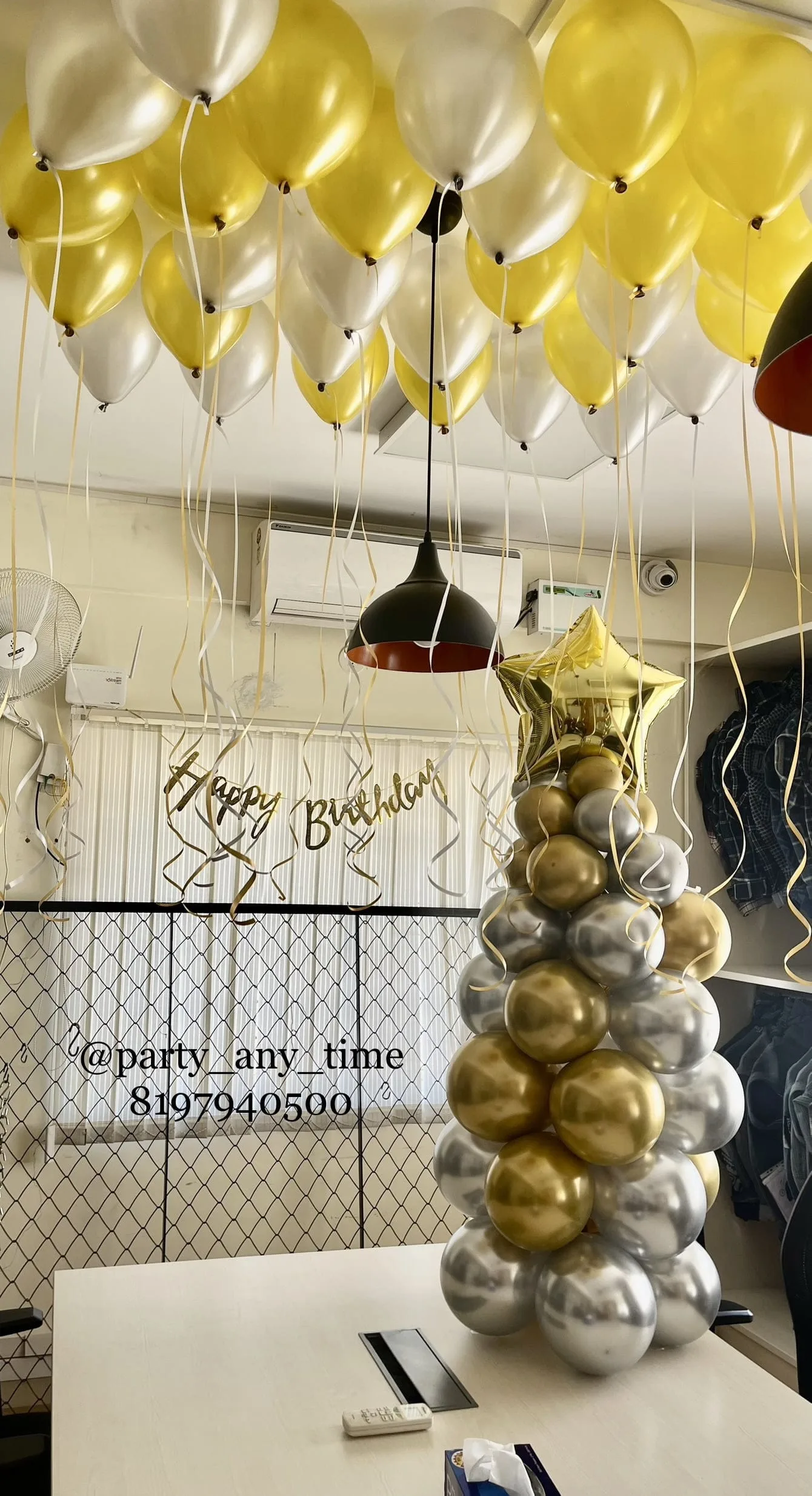 10 helium balloons and one pillar